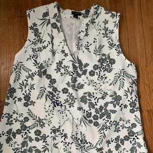 Ann taylor factory floral dress shirt. Size XL